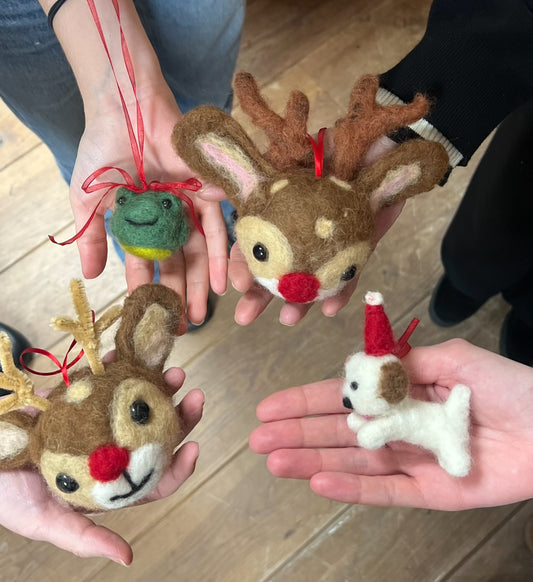 Kerstballen vilten voor kinderen