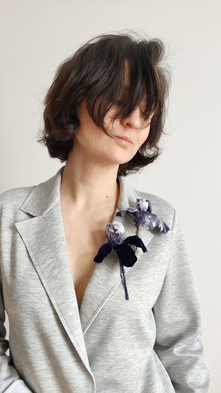 Textielkunst: Maak je eigen iris-broche van Italiaans zijdefluweel