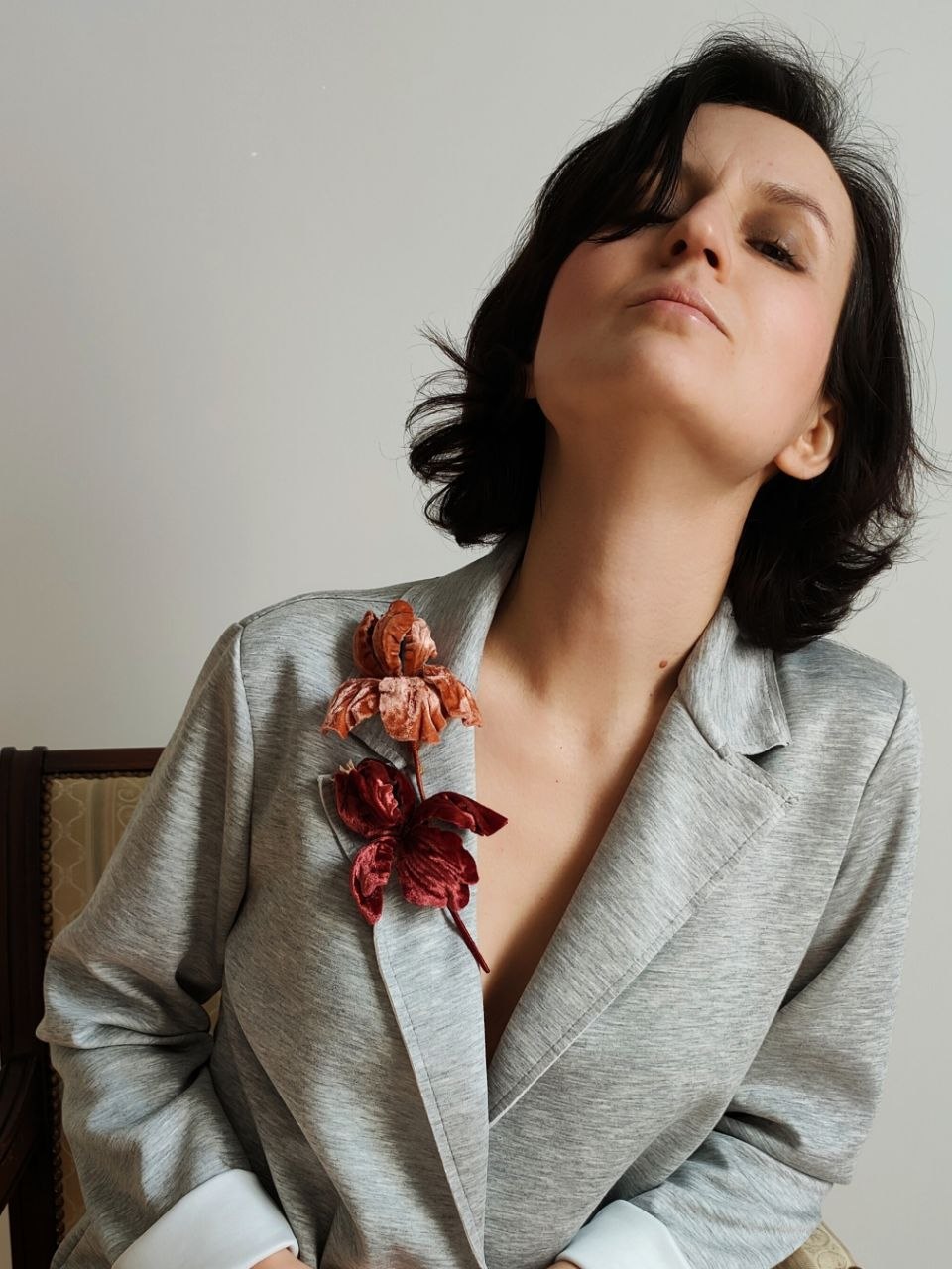 Textielkunst: Maak je eigen iris-broche van Italiaans zijdefluweel